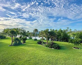 Tranquil Lakeview Home w Porch Bokeelia Retreat - Bokeelia