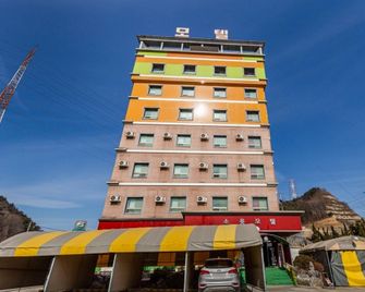Asan Sopung - Asan - Edificio