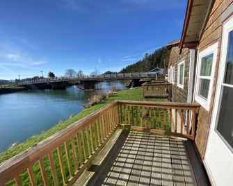 Raines Resort - Pacific City - Balcon