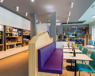 B&b Hotel Wuppertal City-Süd - Wuppertal - Bar