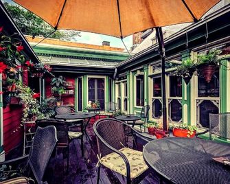 Auberge J.A Moisan - Quebec - Pátio