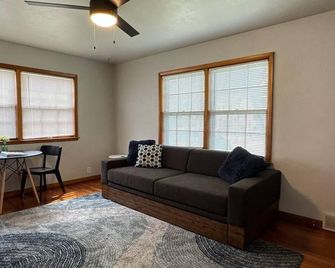 The Retreat on Harding - Ames - Living room