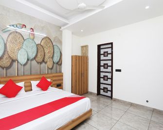 Hotel O Rama Grand - Rohtak - Bedroom