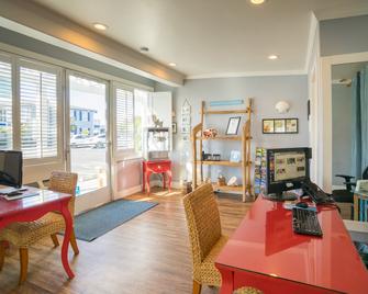 Beach Street Inn and Suites - Santa Cruz - Pokój dzienny