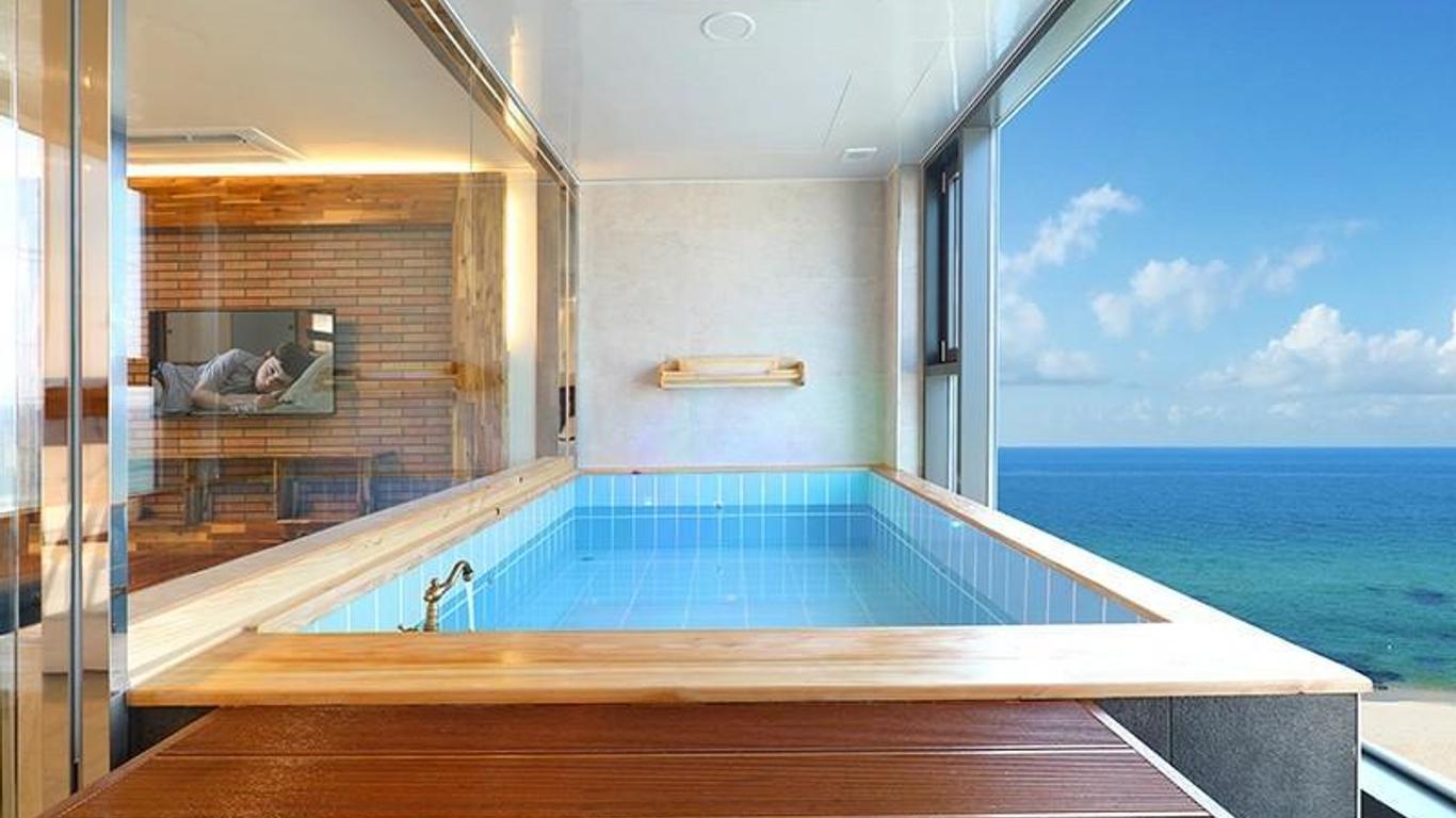 Gangneung Pool Villa K Pension