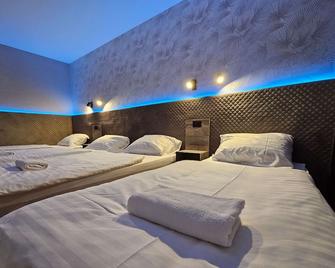 Ljubljana Resort Hotel & Camping - Lubiana - Camera da letto