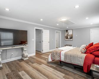 Lookout Escape - Top of Lookout Mountain - Lookout Mountain - Bedroom