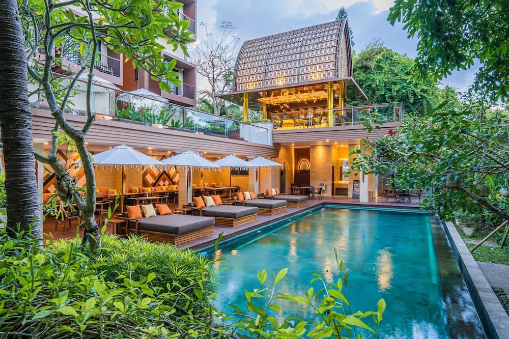 Pandawa All Suite Hotel - North Kuta - בריכה