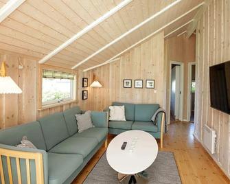 5 person holiday home in Esbjerg V-By Traum - Esbjerg - Sufragerie