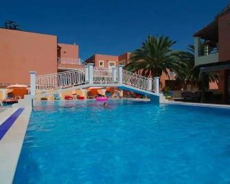 Olgas Hotel - Sidari - Piscina
