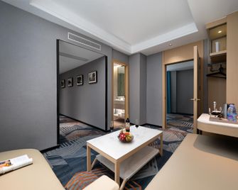 Rezen Precious Hotel - Guangzhou Shangxiajiu Branch - Guangzhou - Bedroom