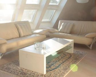 Duesternbrooker-Villa - Kiel - Sala de estar