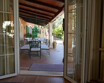 Beautiful, charming luxury villa with palm garden in Puerto d 'Andratx - Andratx - Balkon