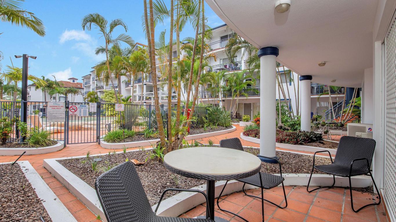 Blue Water Bay Luxury Villas - Southport