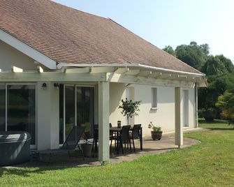 House in the Béarn countryside - Orthez - Patio