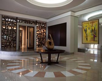 Akra Kemer - קמר - לובי