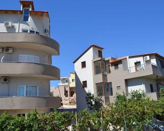 Ksamil Apartments - Ksamil - Building