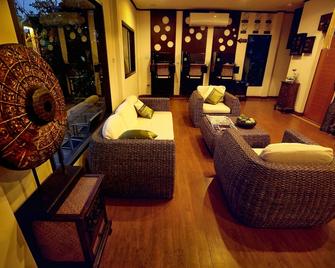Ploykhumthong Boutique Resort - Banguecoque - Sala de estar