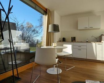 Charmantes Apartment am Stadtrand - Ruhig und doch schnell in der Stadt und am Berg - بريغنتس - مطبخ