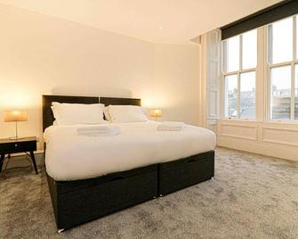Beachwalk Apartments by Nova Suites - Ayr - Bedroom