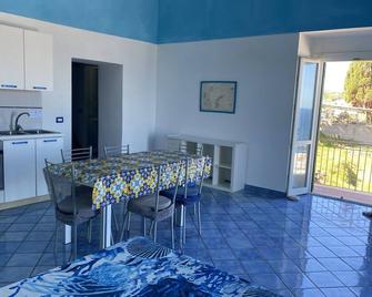 Ponzamania Appartamenti Ponza ,,blumarin - Ponza - Dining room