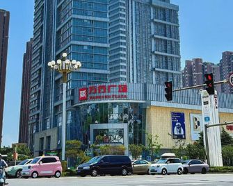 Aimi Hotel (Yantai Development Zone Golden Beach Seaside Park Branch) - Yantai - Building