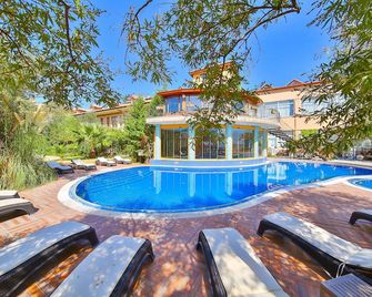 Palace Hotel Olive Odore - Küçükkuyu - Pool