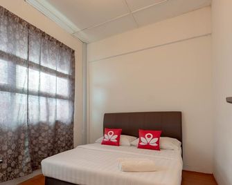 Island Backpackers - Semporna - Bedroom