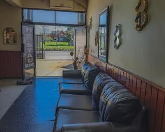Hostal Antonella Los Ángeles - Los Ángeles - Front desk