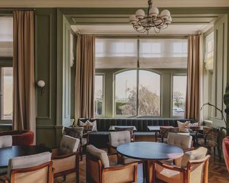 The Queens Hotel - Portsmouth - Lounge