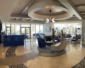 Beautiful Hotel Suite on the Beach ! Minimum 3 months. Lic : STR-01361 - Sunny Isles Beach - Lobby