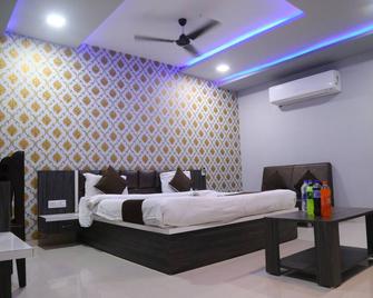Hotel Shrestha Paradise - Neemuch - Bedroom
