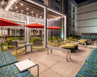 Home2 Suites By Hilton Brunswick - Brunswick - Budova