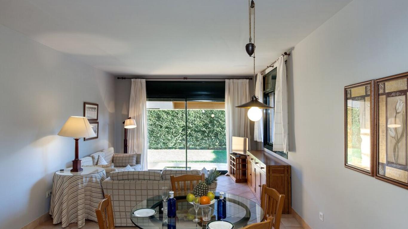 Torremirona Aparthotel Vila Birdie