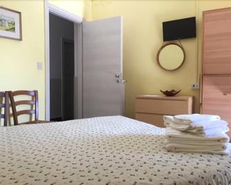 Albergo Oasi - Finale Ligure - Habitación