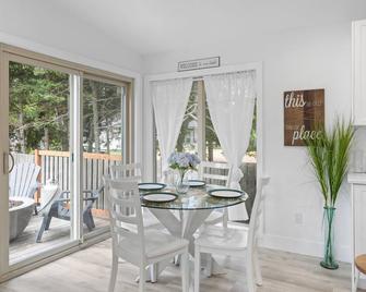 Luxury 3 bdm cottage 2 min walk from Parlee Beach - Shediac - Essbereich