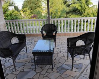 The Cottage in Paralia - 칼리티아 - 발코니