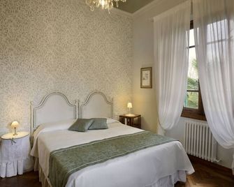 Superior Room Erba Voglio In Villa Le Facezie B&b - Terranuova Bracciolini - Camera da letto