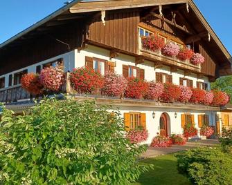 Ferienwohnung Oberlinner - Miesbach - Gebäude