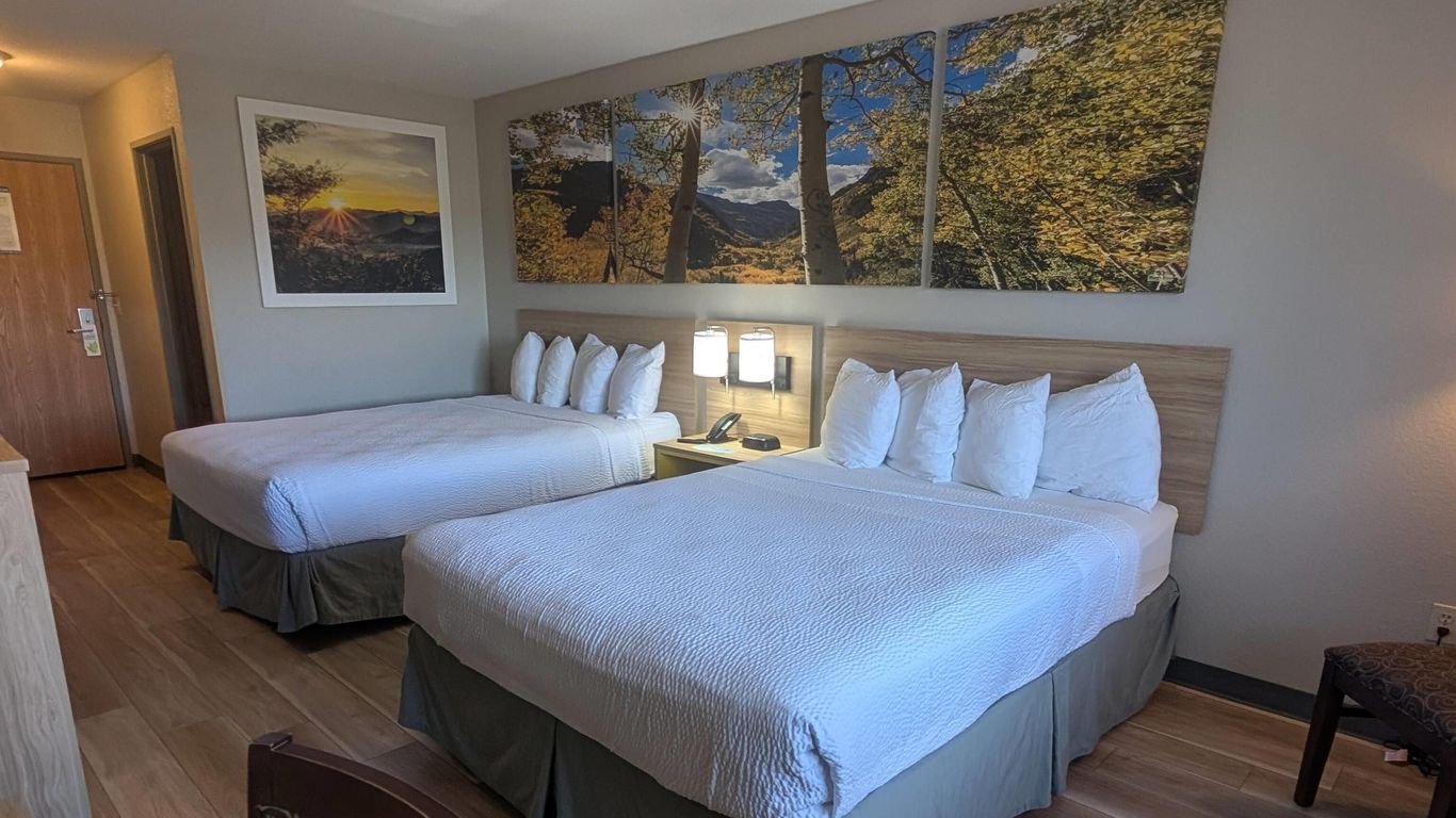 Days Inn & Suites by Wyndham Castle Rock