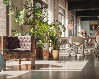 Banks Antwerp - אנטוורפן - לובי