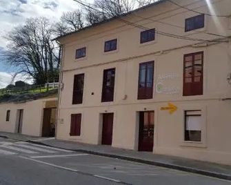 Albergue Castelos - Lorenzana - Edificio