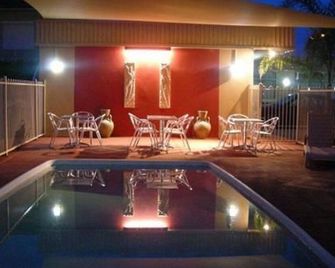 Desert Sand Motor Inn - Broken Hill - Piscina