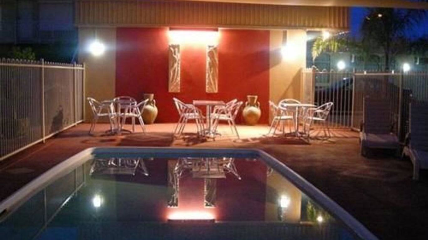 Desert Sand Motor Inn