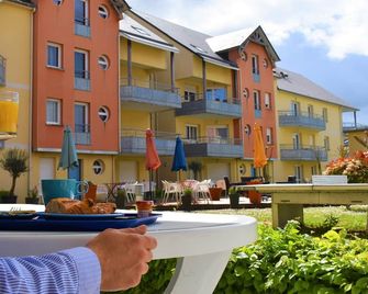 Adonis Grandcamp - Grandcamp-Maisy - Binnenhof