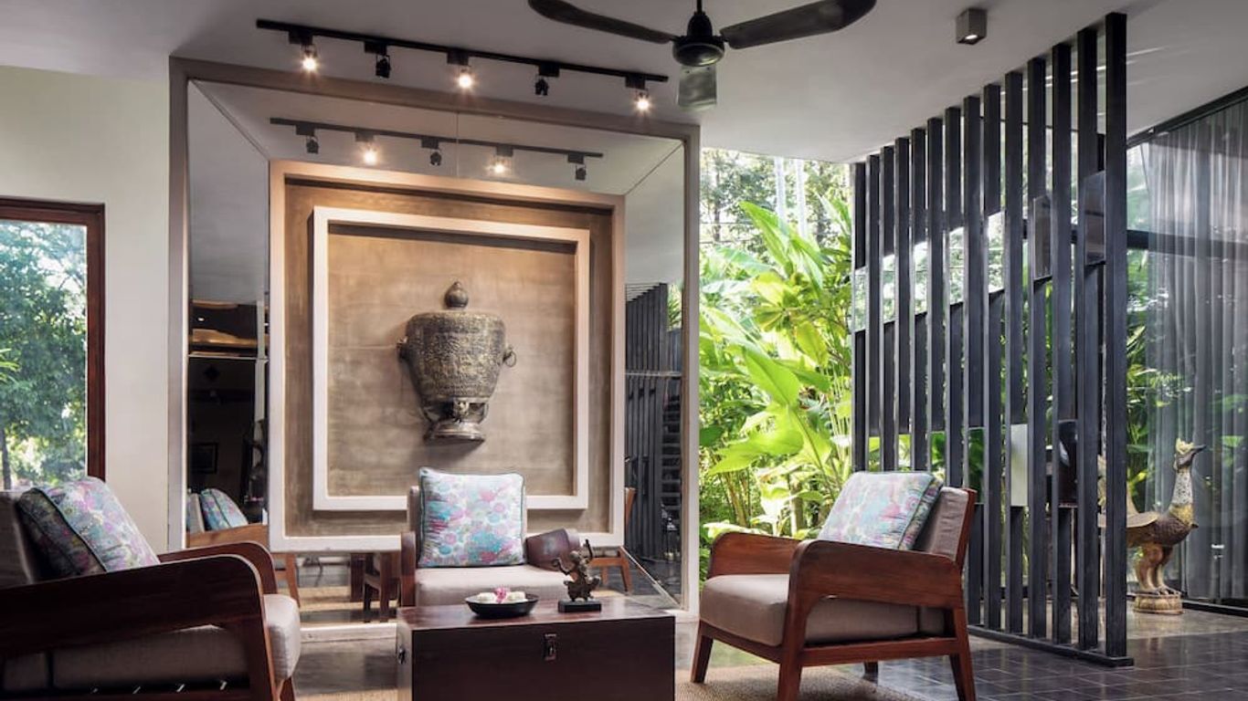 Lynnaya Urban River Resort