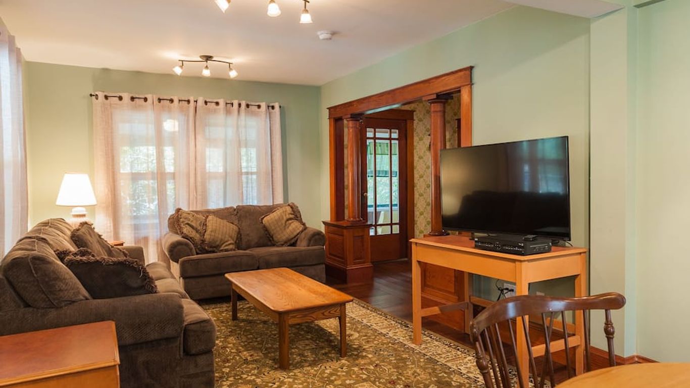 Profile Motel & Cottages