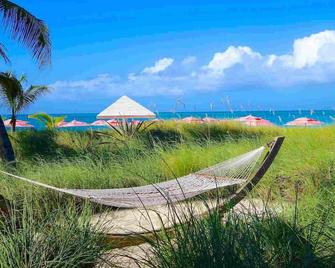 Ideal Grace Bay Location in a Beachfront resort. Build Sandcastles or just Chill - Grace Bay - Strand