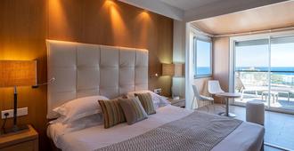 Hotel Revellata - קאלבי - חדר שינה