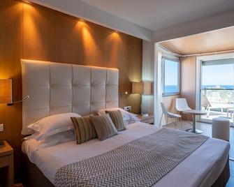 Hotel Revellata - Calvi - Bedroom